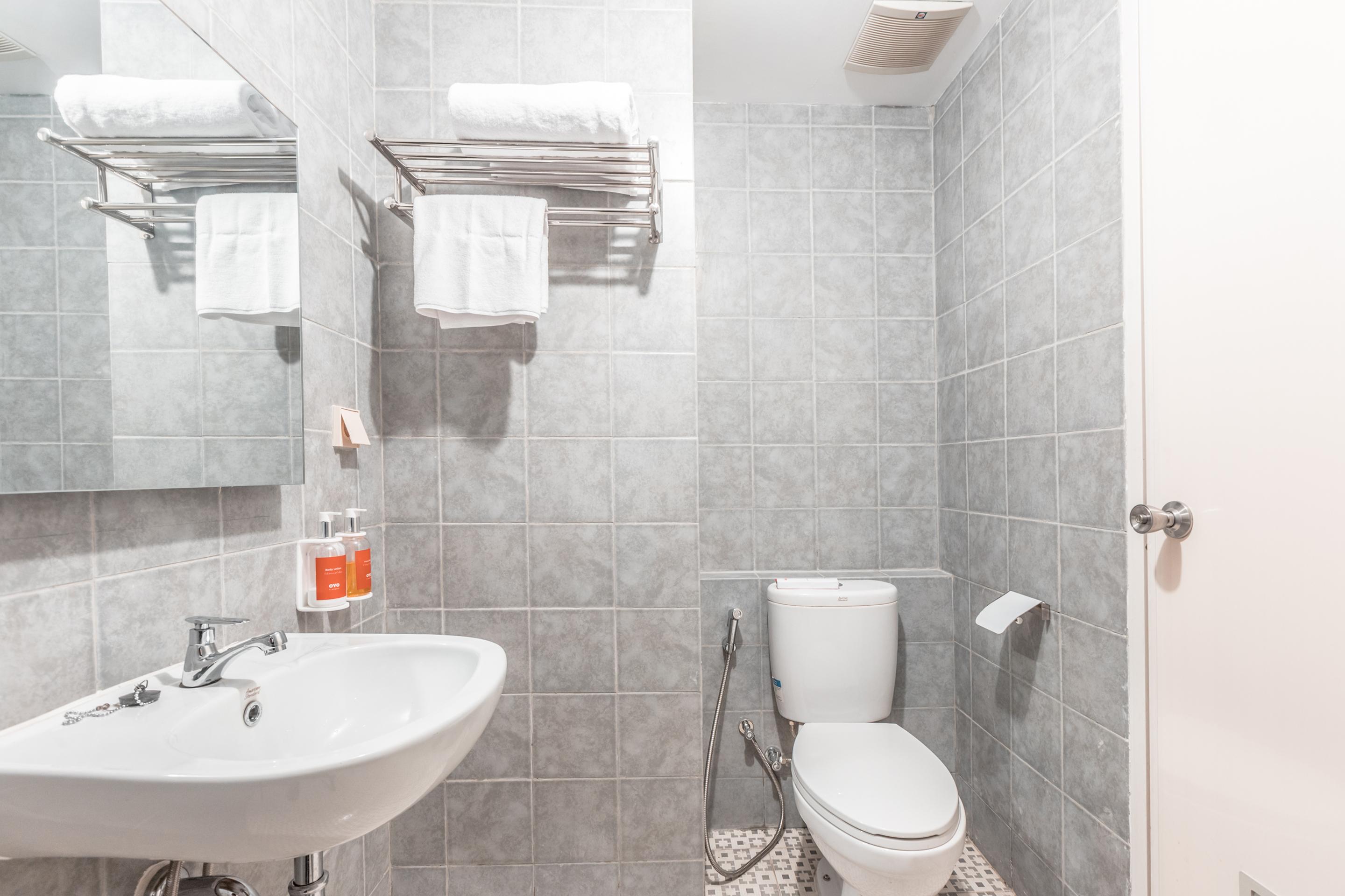 Oyo Flagship 766 Prima Orchard Hotell Bekasi Exteriör bild