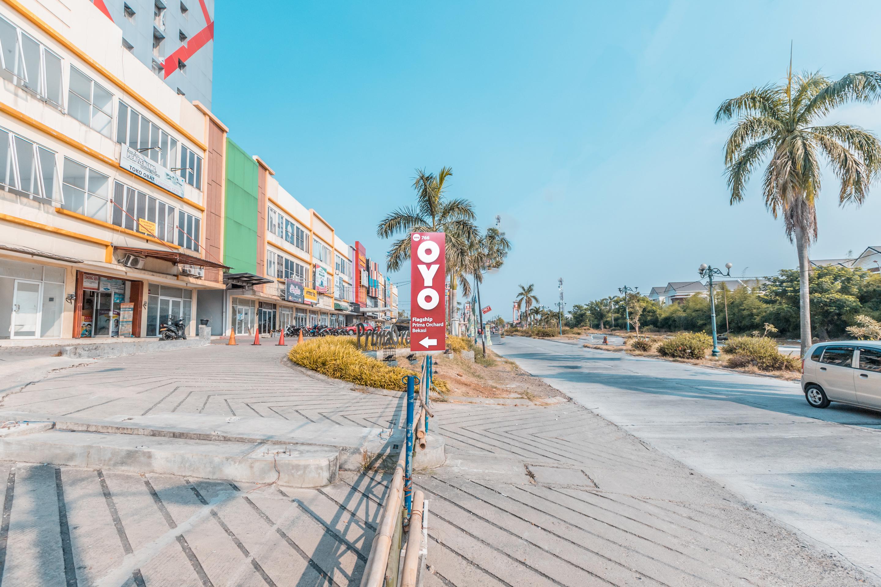 Oyo Flagship 766 Prima Orchard Hotell Bekasi Exteriör bild